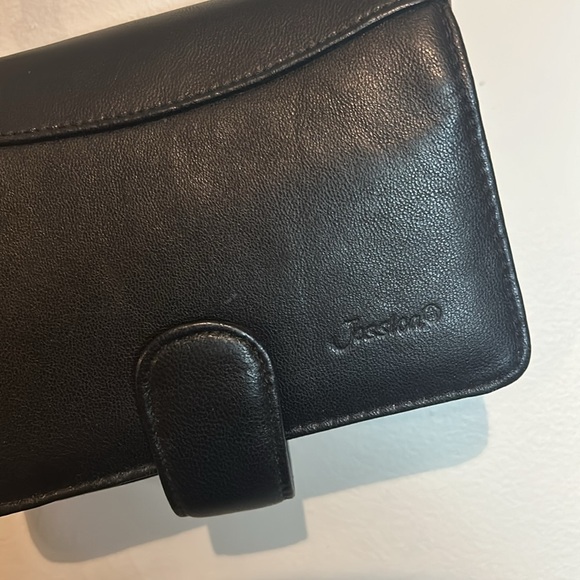 NWOT Elegant Black Leather Crossbody Bag - Picture 2 of 7
